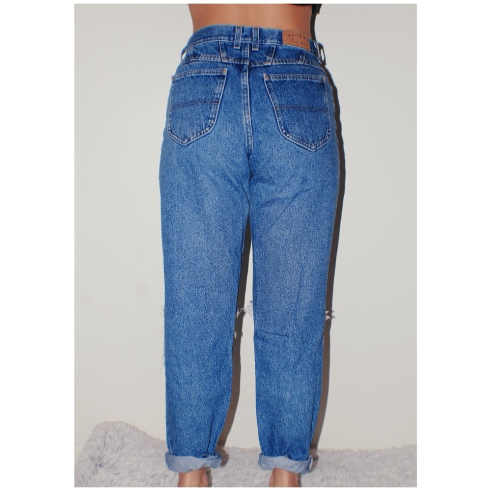 Riders Ripped Mom Jeans - Picture 4 of 4